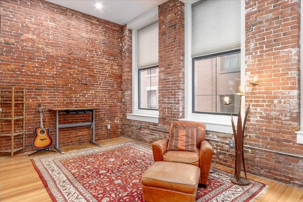 137-139 Pearl Street, Unit 1 Boston, MA 02110 - Photo 10 of 12