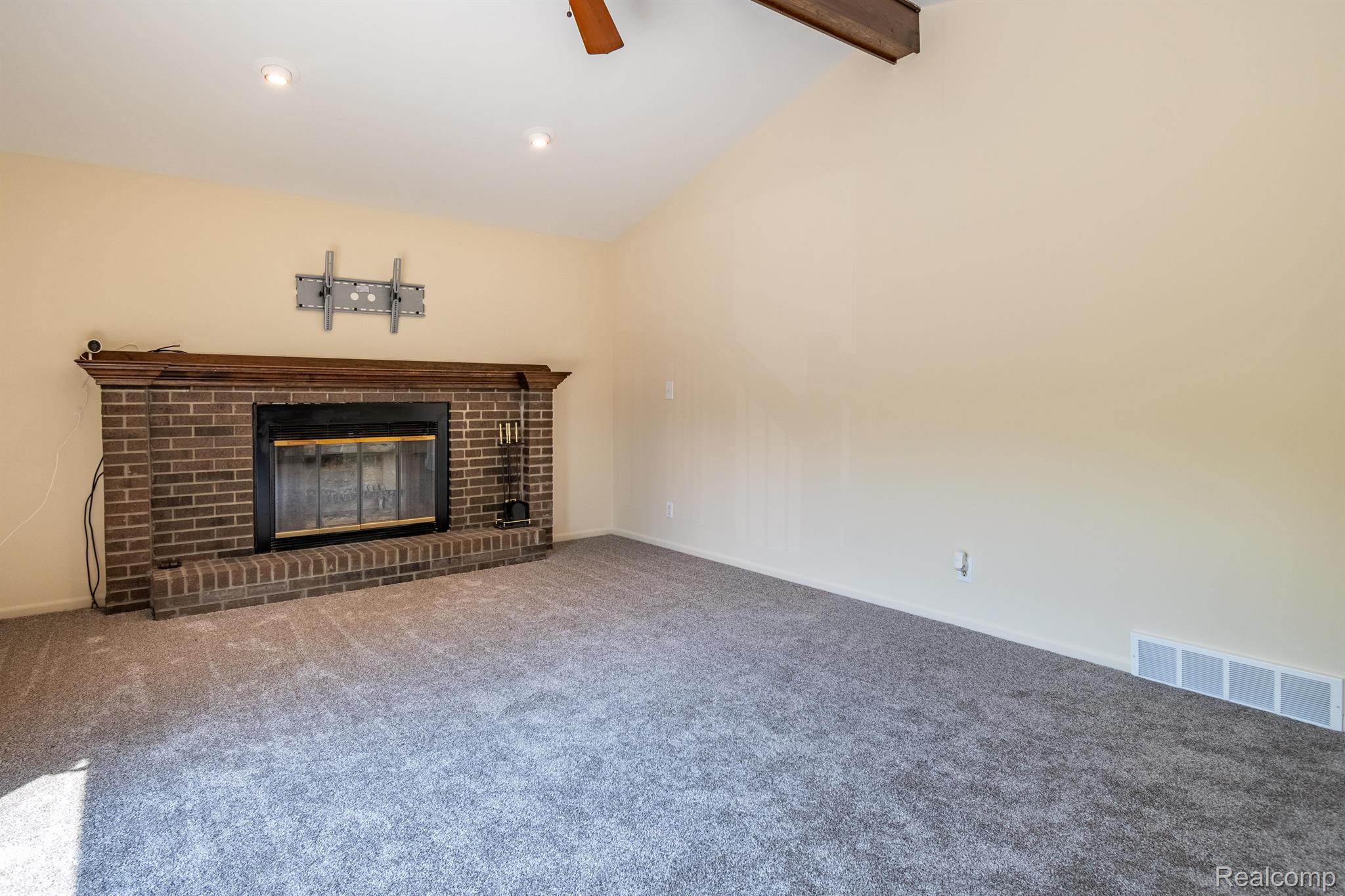 4133 Lahring Road Linden, MI 48451 - Photo 6 of 53