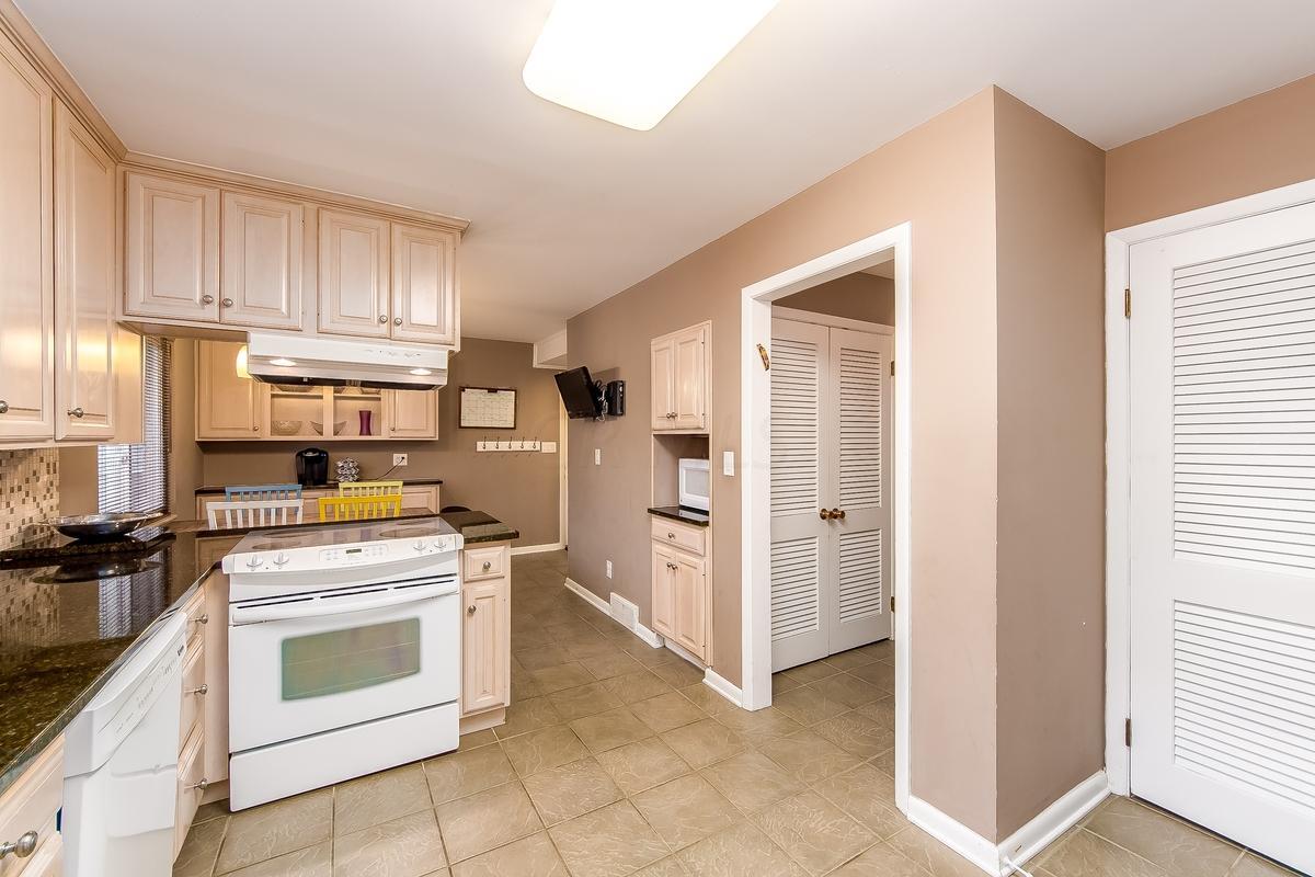 43 South Gould Road Columbus, OH 43209 - Photo 14 of 36