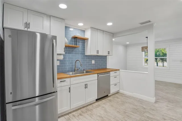 $2,600 | 702 Eleanore Avenue, New Smyrna Beach, FL 32168