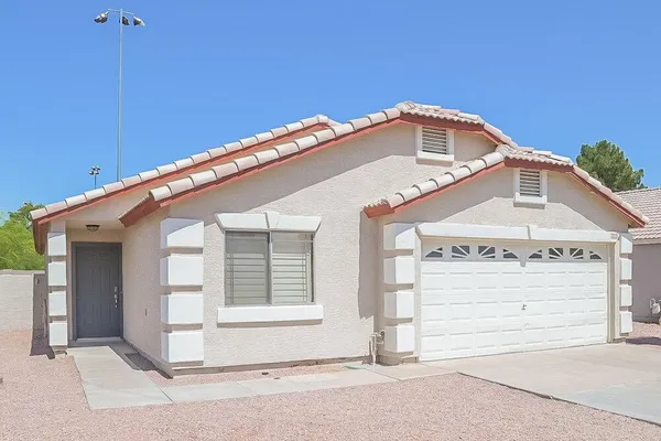 $2,720 | 323 North Ocean Drive, Gilbert, AZ 85233