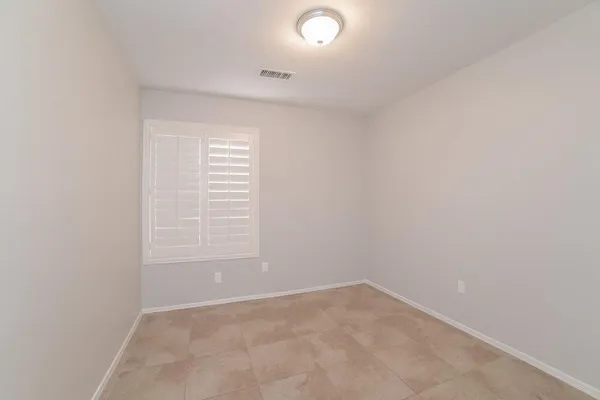 $2,560 | 323 North Ocean Drive, Gilbert, AZ 85233