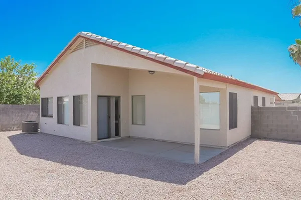 $2,720 | 323 North Ocean Drive, Gilbert, AZ 85233