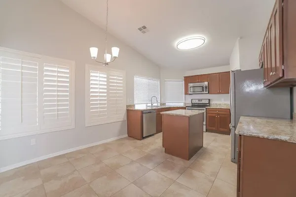 $2,560 | 323 North Ocean Drive, Gilbert, AZ 85233