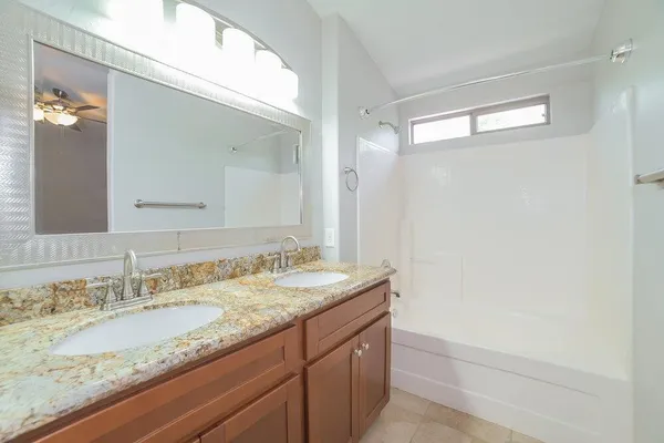 $2,560 | 323 North Ocean Drive, Gilbert, AZ 85233