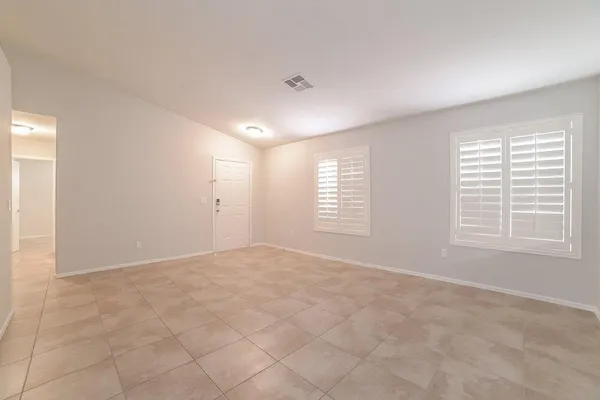 $2,720 | 323 North Ocean Drive, Gilbert, AZ 85233