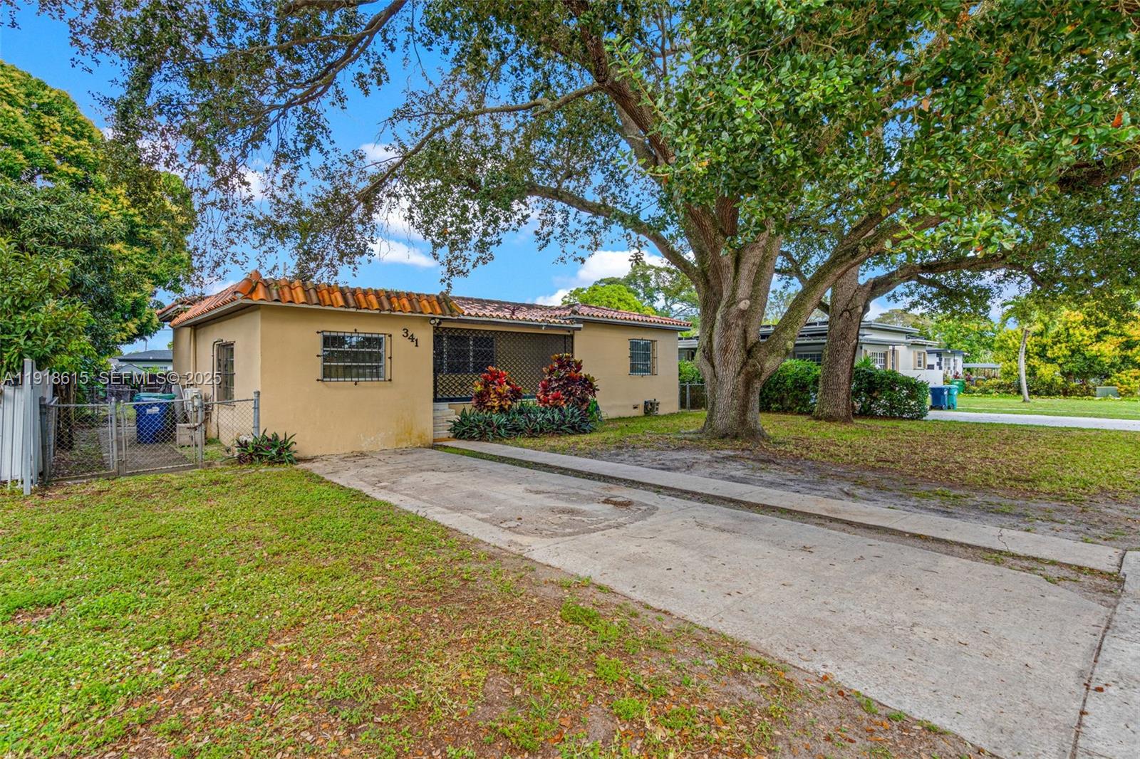 341 Northwest 147th Street Miami, FL 33168 - Photo 5 of 52