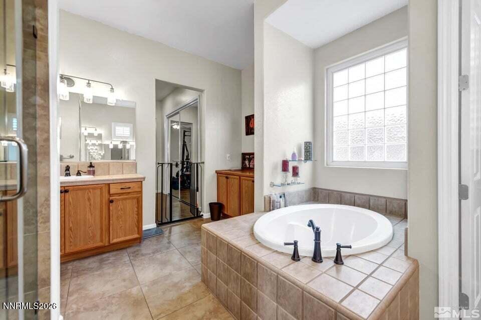 1646 Sunhaven Court Reno, NV 89521 - Photo 26 of 33 primary bath 2