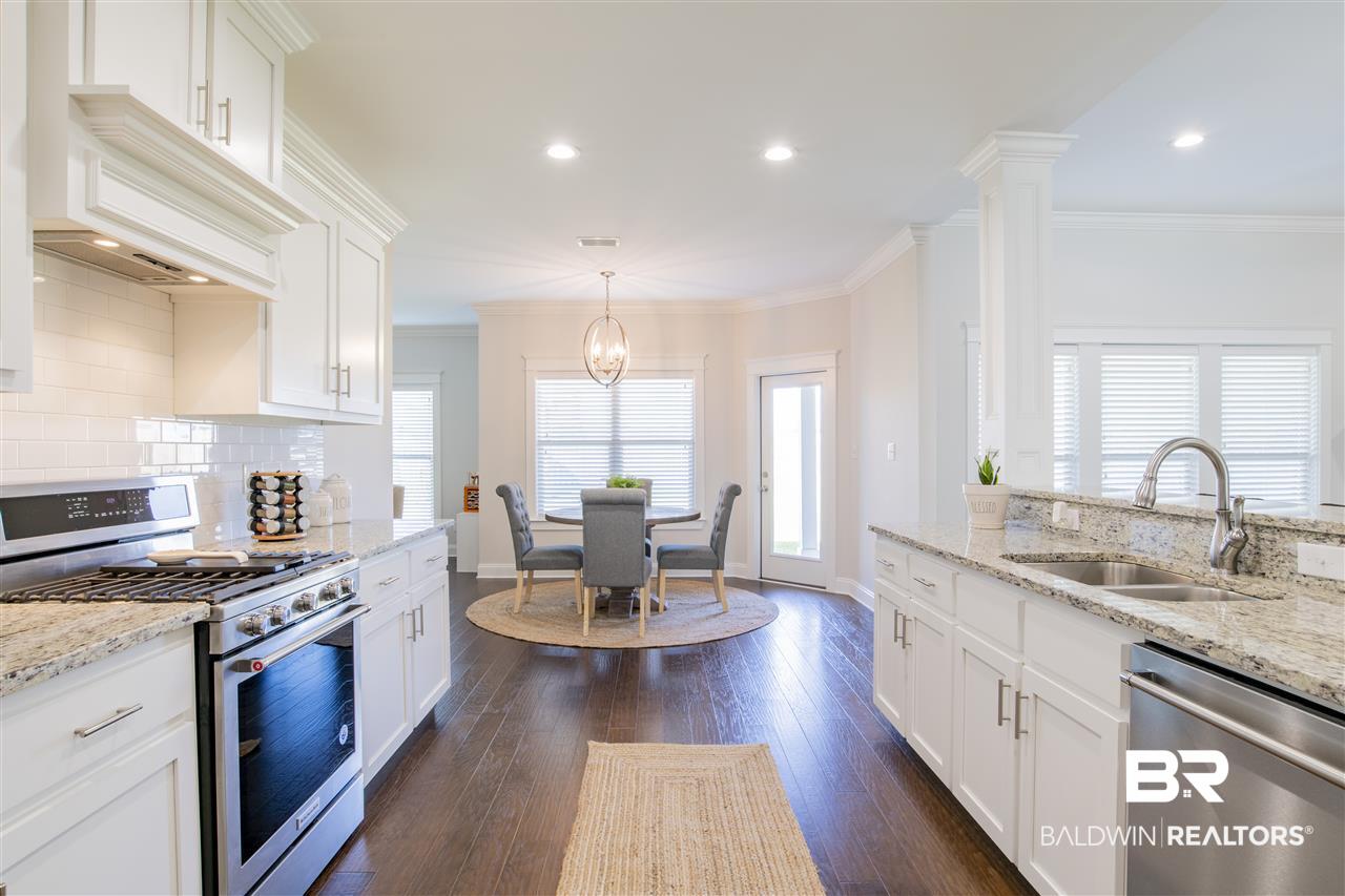 272 Garrison Boulevard Fairhope, AL 36532 - Photo 13 of 37 Kitchen