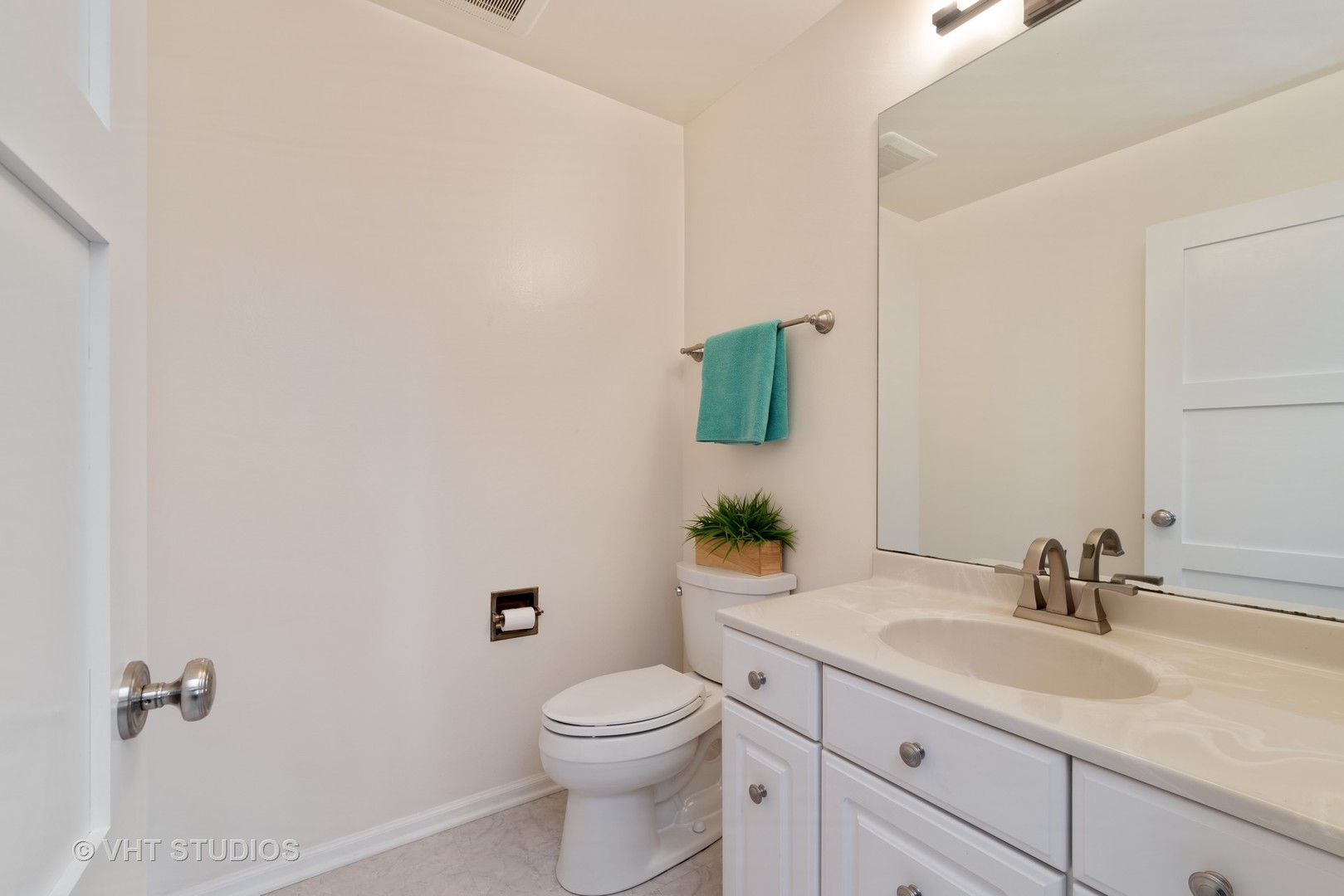 1934 Barberry Road Northbrook, IL 60062 - Photo 7 of 19
