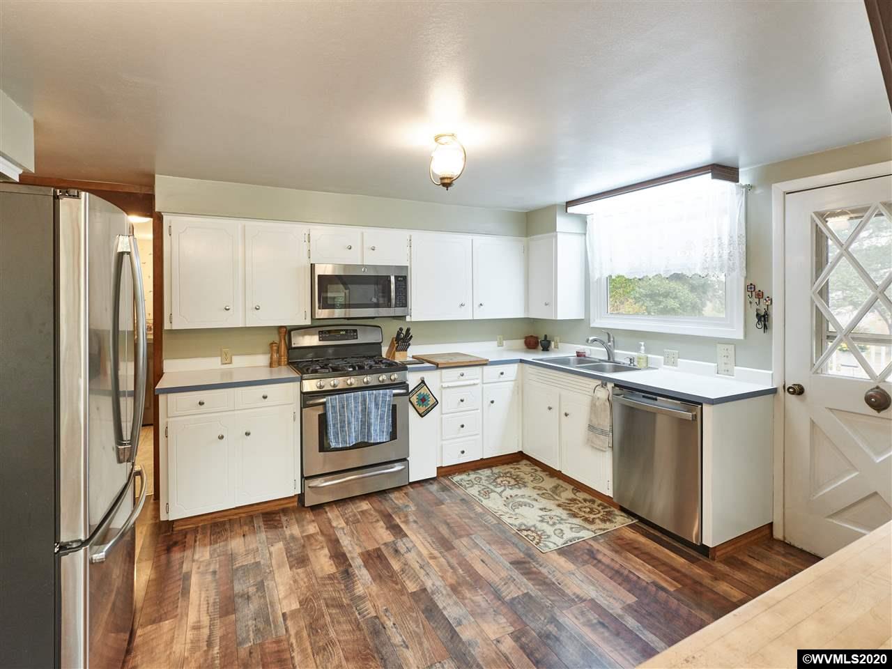 14915 Quall Road Northeast Silverton, OR 97381 - Photo 12 of 42