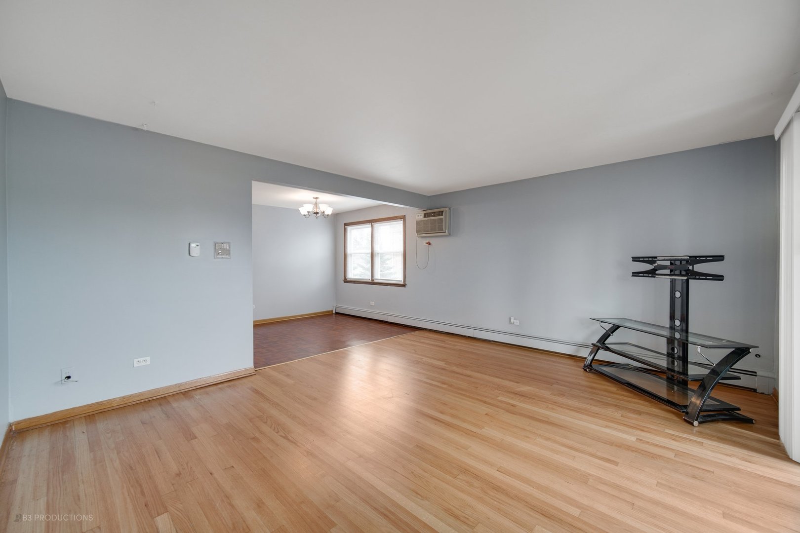 8129 South Roberts Road Bridgeview, IL 60455 - Photo 15 of 16 Gallery Image 15