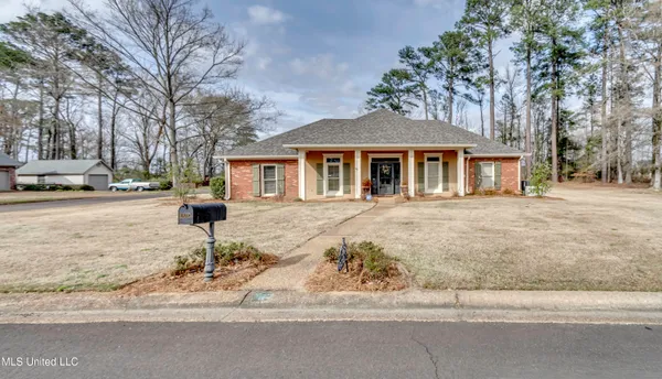 $399,900 | 602 Cliffview Drive, Brandon, MS 39047