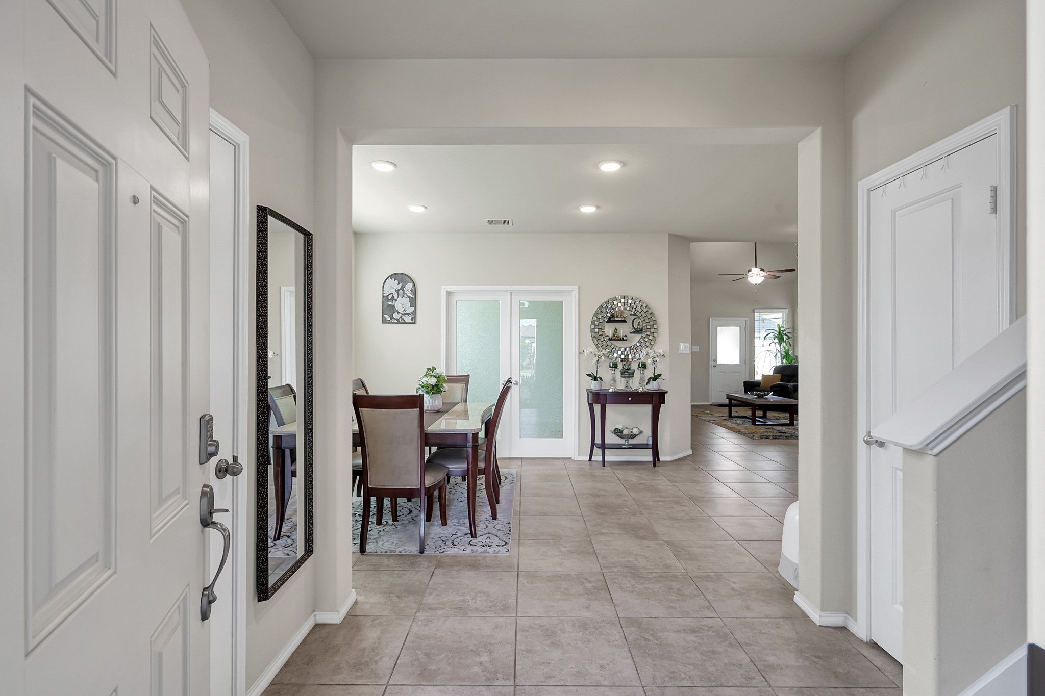 2811 Wilde Redbud Lane Conroe, TX 77385 - Photo 5 of 32 a view of a livingroom with furniture and window