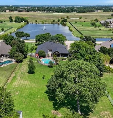 $725,000 | 327 Lakeside Drive, Shady Shores, TX 76208