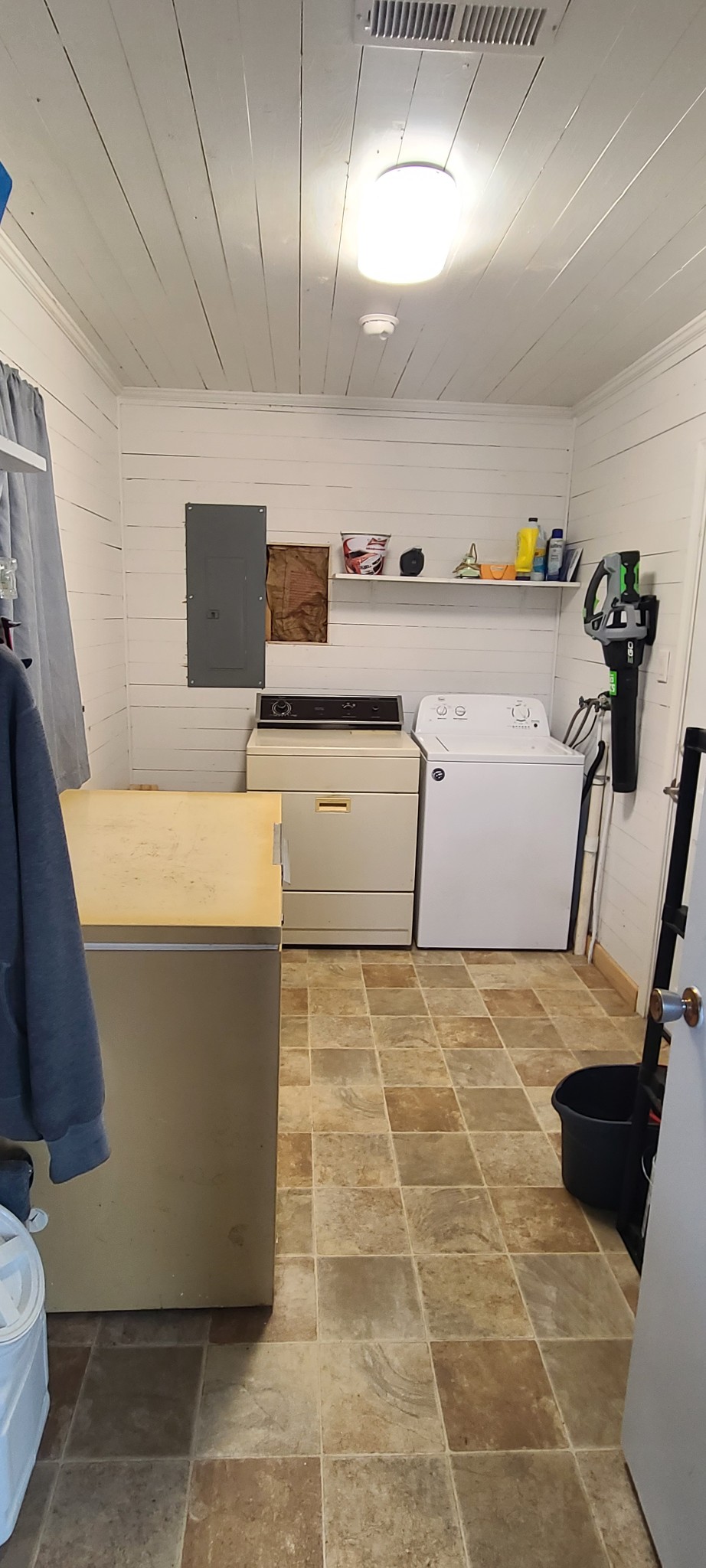5323 Lanes Ferry Road Newbern, TN 38059 - Photo 25 of 31 a view of water heater room