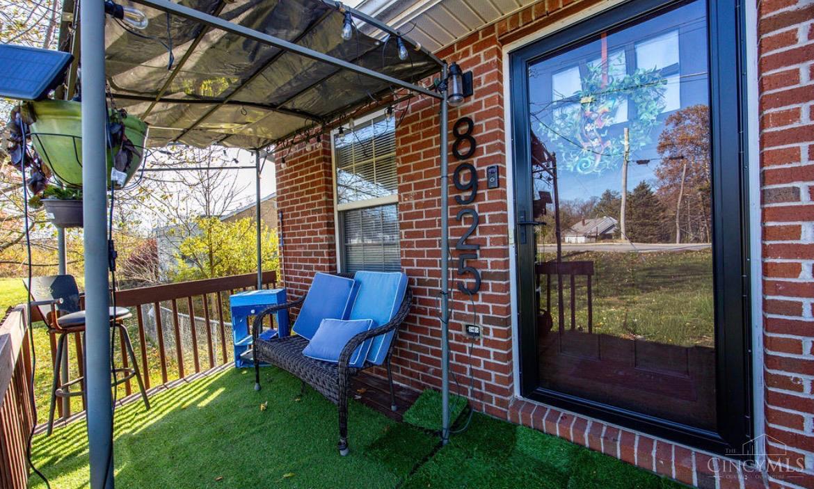 8925 Pippin Road Cincinnati, OH 45251 - Photo 4 of 30