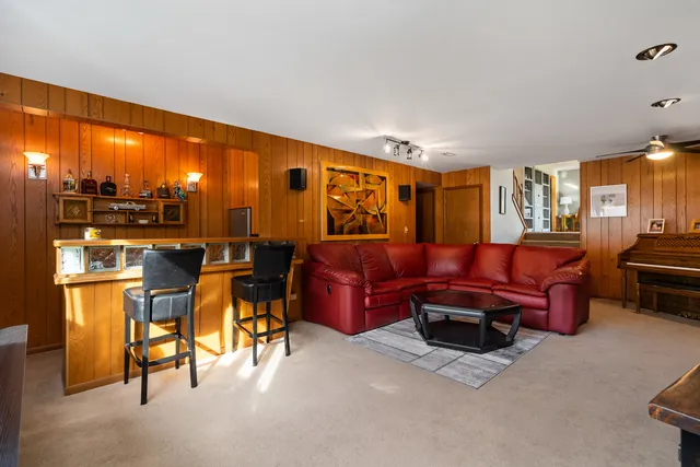 $379,900 | 8118 Tudor Lane, Tinley Park, IL 60477