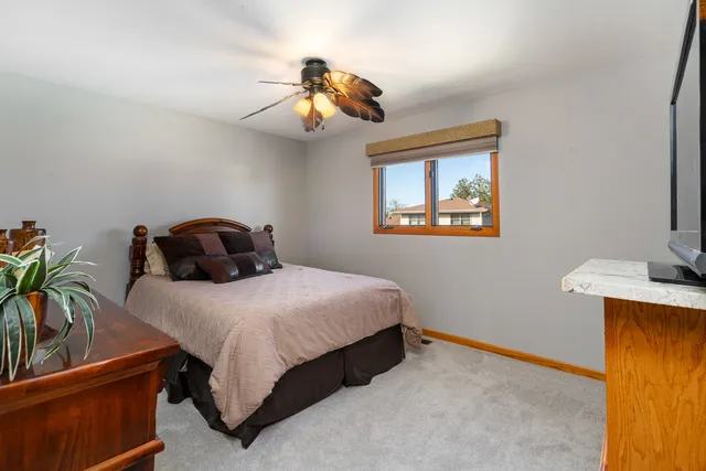 $379,900 | 8118 Tudor Lane, Tinley Park, IL 60477