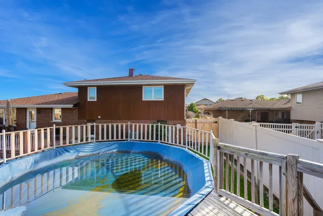 $379,900 | 8118 Tudor Lane, Tinley Park, IL 60477