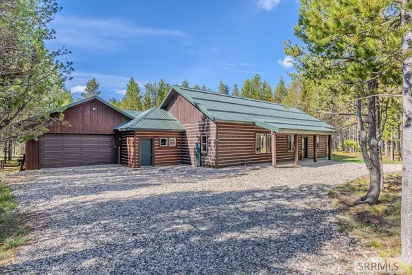 $830,000 | 4062 Southgate, Island Park, ID 83429