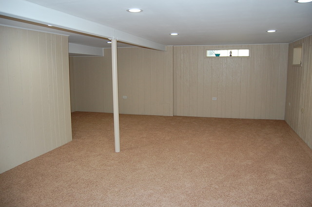2227 Keystone Avenue North Riverside, IL 60546 - Photo 8 of 16 a view of an empty room