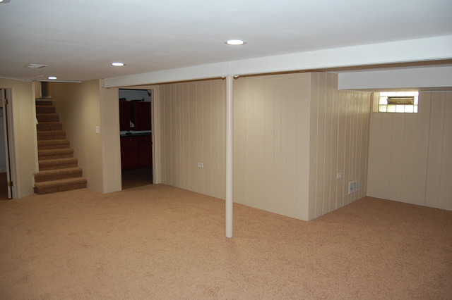 2227 Keystone Avenue North Riverside, IL 60546 - Photo 9 of 16 a view of an empty room with a window