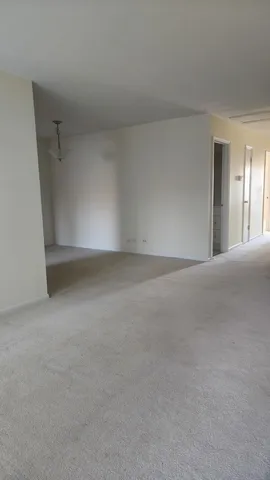 $279,000 | 826 Thornton Court, Unit 2AL, Schaumburg, IL 60193