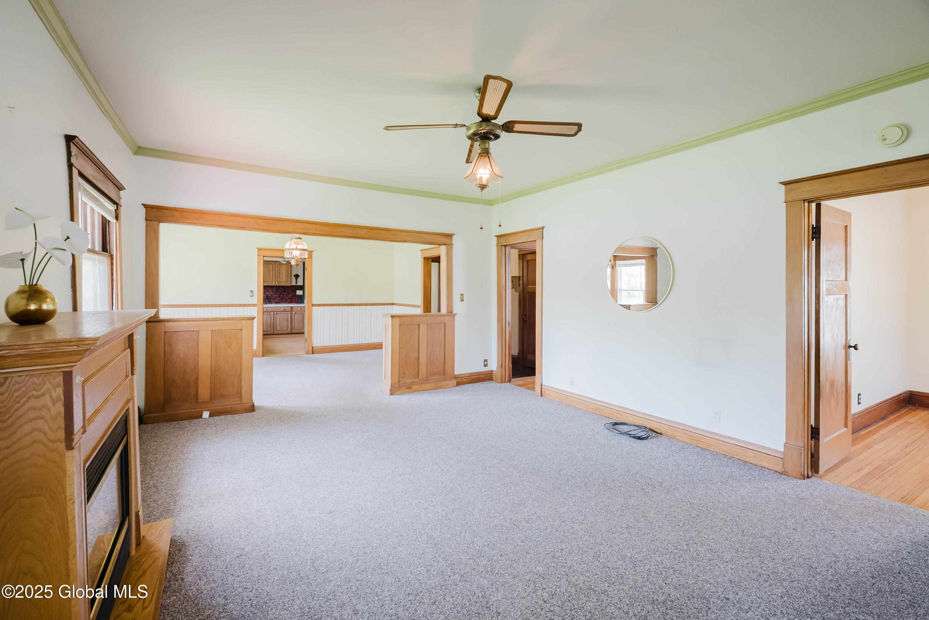 132 Hampton Avenue Rensselaer, NY 12144 - Photo 5 of 24 7