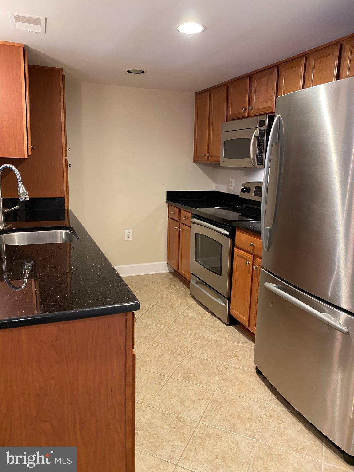 11800 Sunset Hills Road, Unit 313 Reston, VA 20190 - Photo 11 of 60 Kitchen