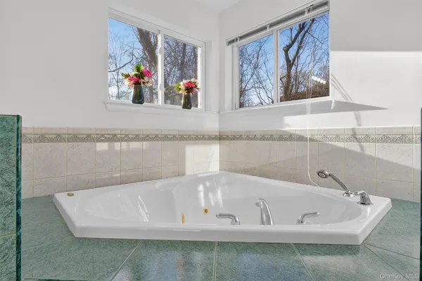 $949,000 | 33 Maple Moor Lane, Cortlandt Manor, NY 10567
