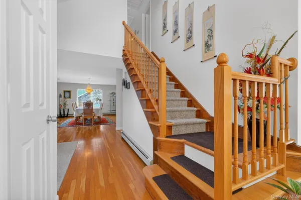 $949,000 | 33 Maple Moor Lane, Cortlandt Manor, NY 10567
