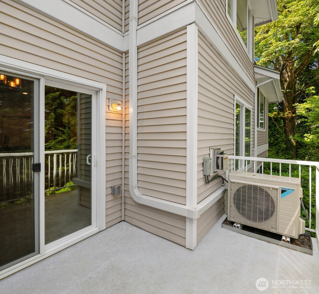 12113 Northeast 172nd Place, Unit J202 Bothell, WA 98011 - Photo 13 of 34