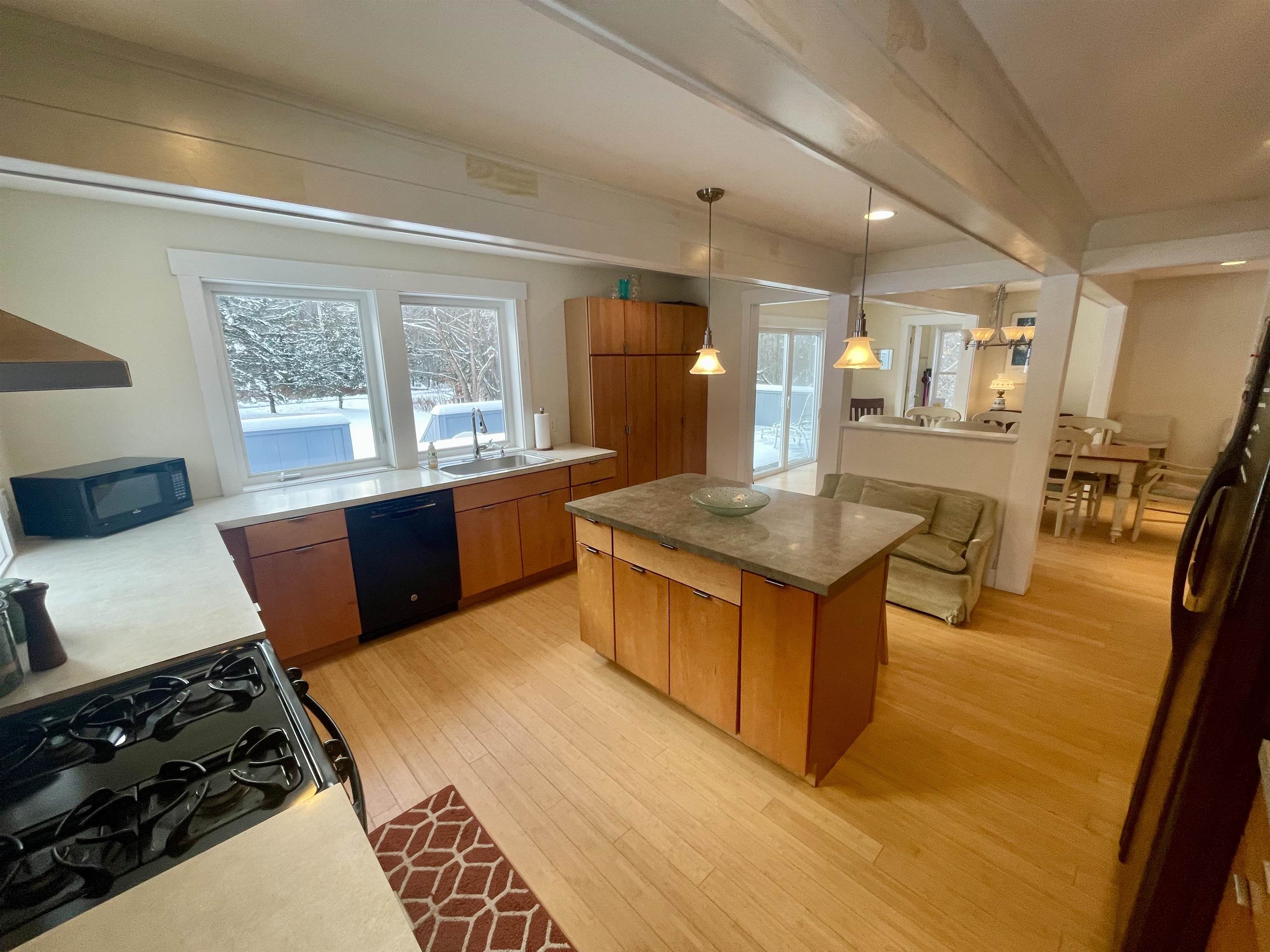 170 Shady Tree Road Warren, VT 05674 - Photo 6 of 40