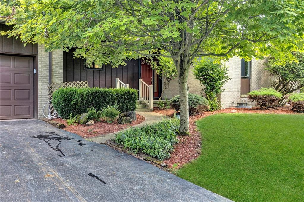 369 Wilson Road Clinton, PA 15026 - Photo 2 of 25 Gallery Image 2