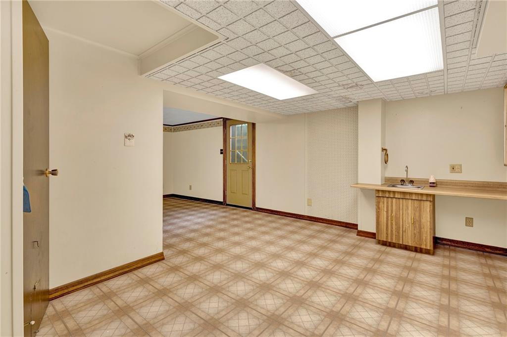 369 Wilson Road Clinton, PA 15026 - Photo 22 of 25 Gallery Image 22