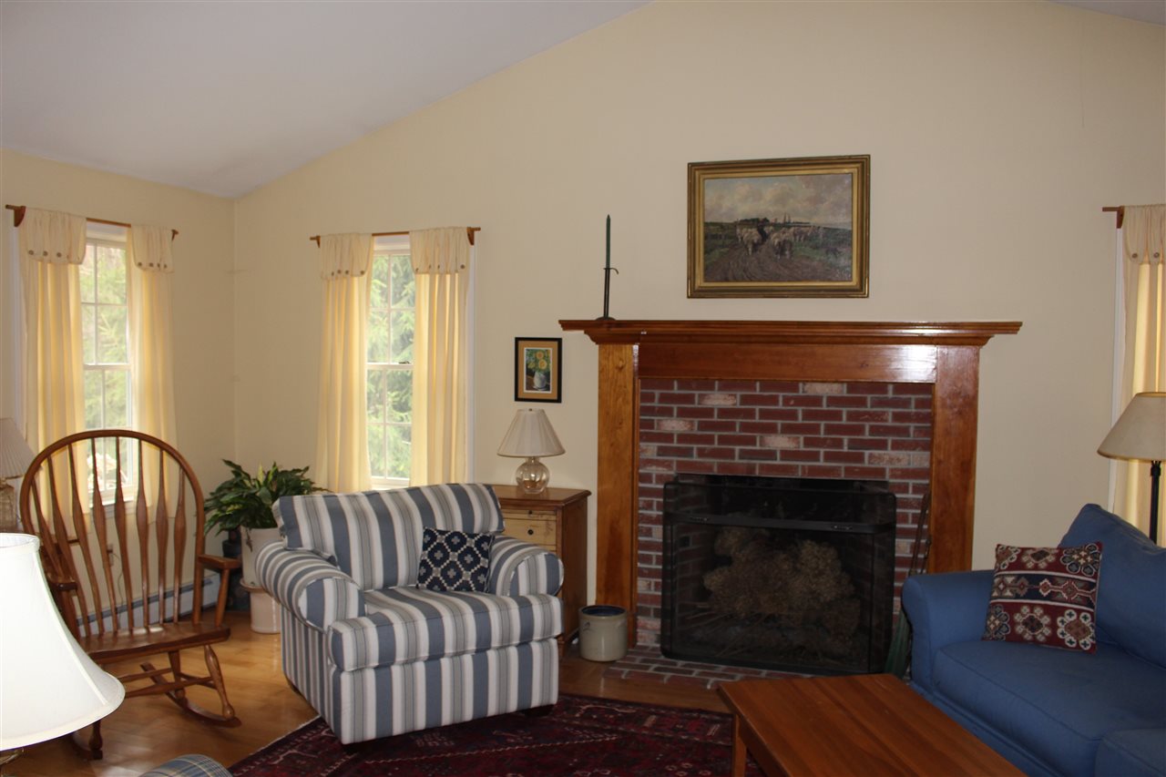 452 Bound Tree Road Hopkinton, NH 03229 - Photo 5 of 26