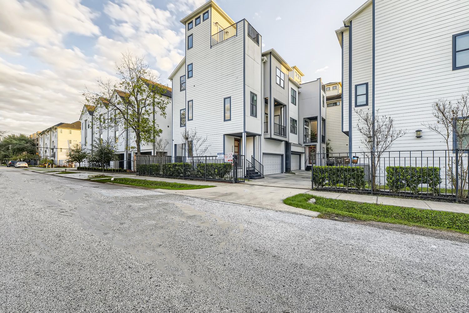 2208 Arabelle Street Houston, TX 77007 - Photo 26 of 26 a view of a city with tall buildings