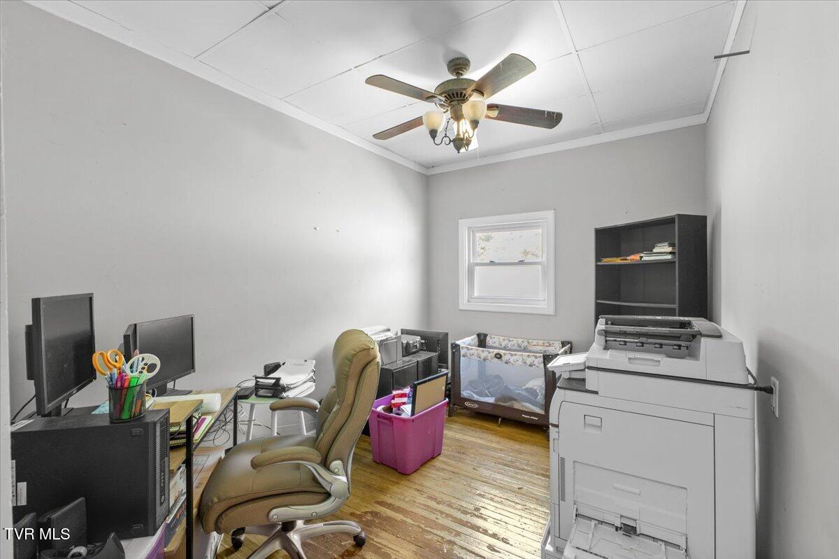 2447 Denton Valley Road Bristol, TN 37620 - Photo 22 of 41 24-128A2452