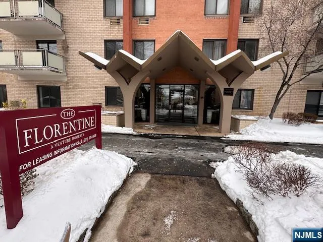 $1,950 | 77 Prospect Avenue, Unit 6E, Hackensack, NJ 07601