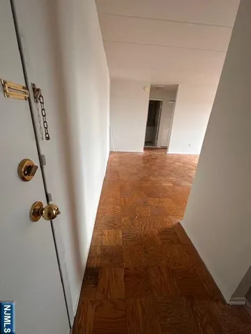 $1,950 | 77 Prospect Avenue, Unit 6E, Hackensack, NJ 07601