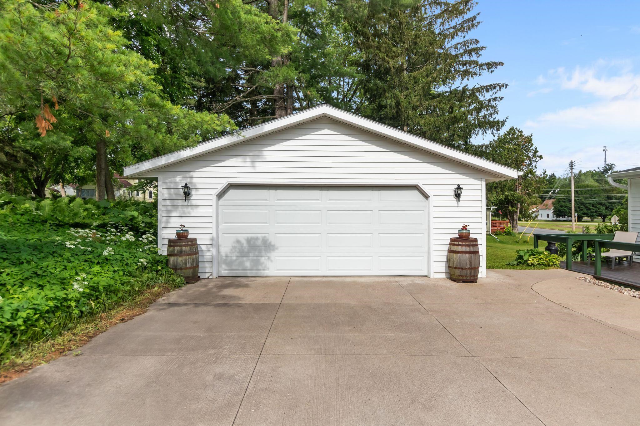 190 Division Street Iola, WI 54945 - Photo 26 of 40