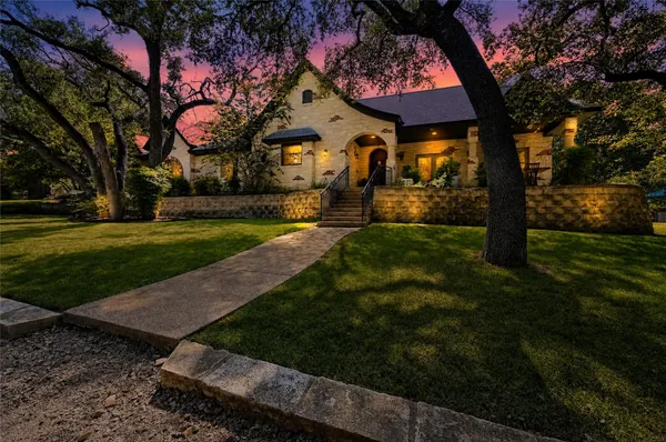 $660,000 | 700 Willow Creek Road, Salado, TX 76571