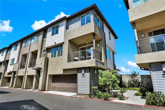 $759,000 | 1563 Lima Way, Unit 5, Placentia, CA 92870