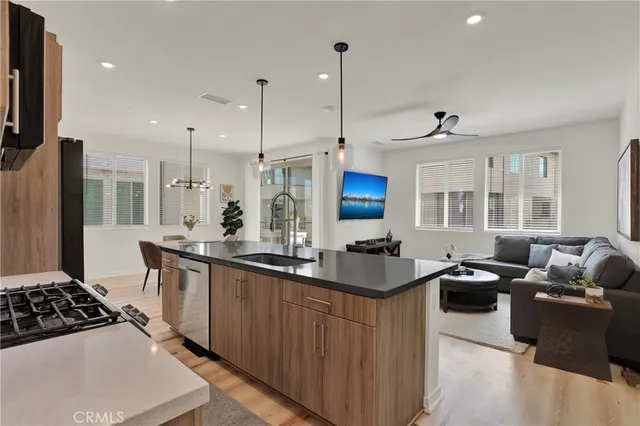 $759,000 | 1563 Lima Way, Unit 5, Placentia, CA 92870