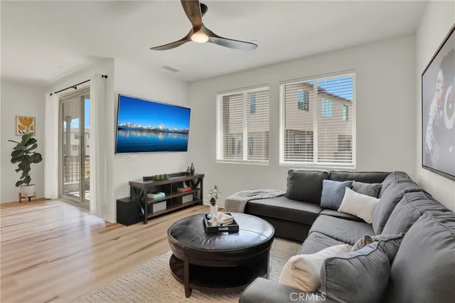 $759,000 | 1563 Lima Way, Unit 5, Placentia, CA 92870