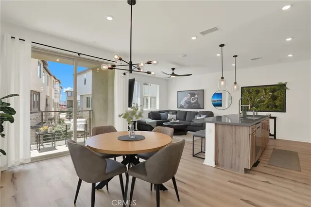 $759,000 | 1563 Lima Way, Unit 5, Placentia, CA 92870