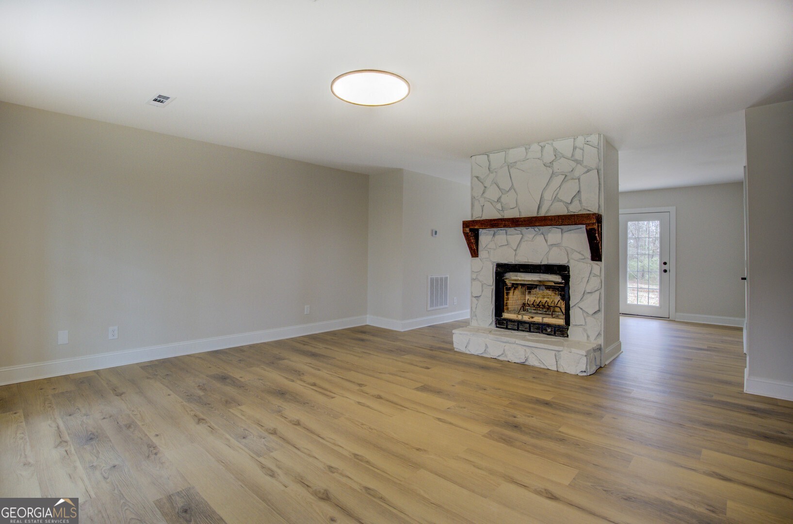 390 Cemetery Street Shady Dale, GA 31085 - Photo 5 of 26