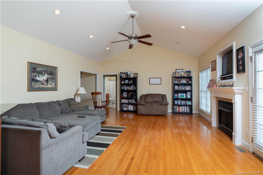 2047 Bailes Road York, SC 29745 - Photo 13 of 32 Gallery Image 13