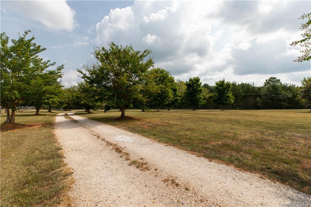 2047 Bailes Road York, SC 29745 - Photo 9 of 32 Gallery Image 9